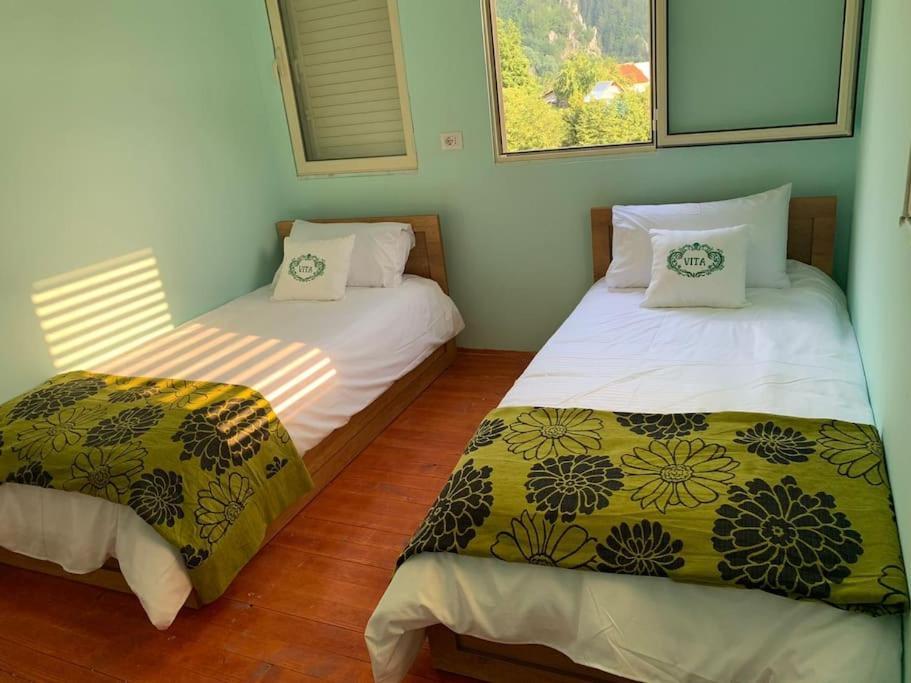 Vita Guesthouse Bajram Curri Exterior photo
