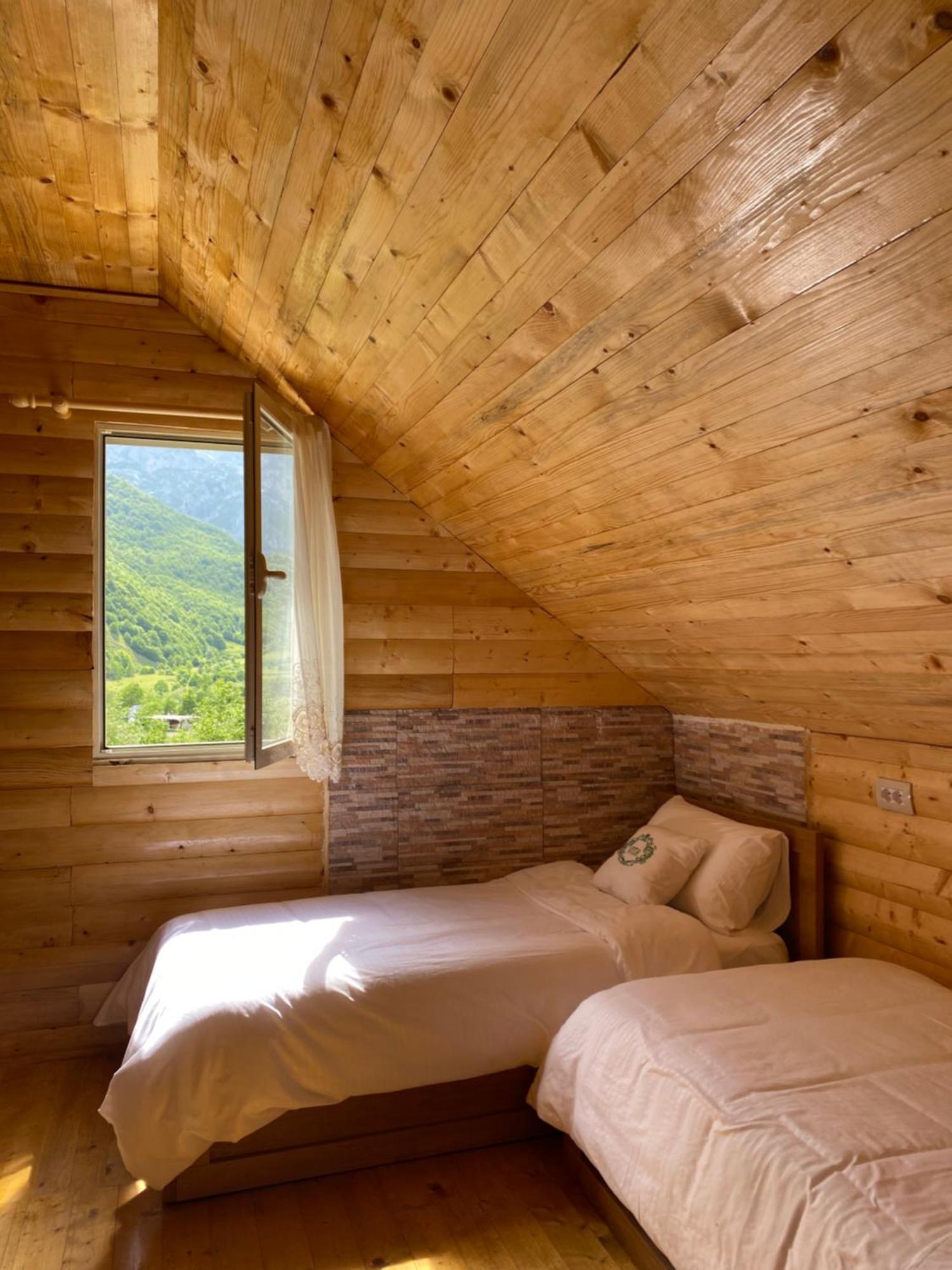 Vita Guesthouse Bajram Curri Exterior photo