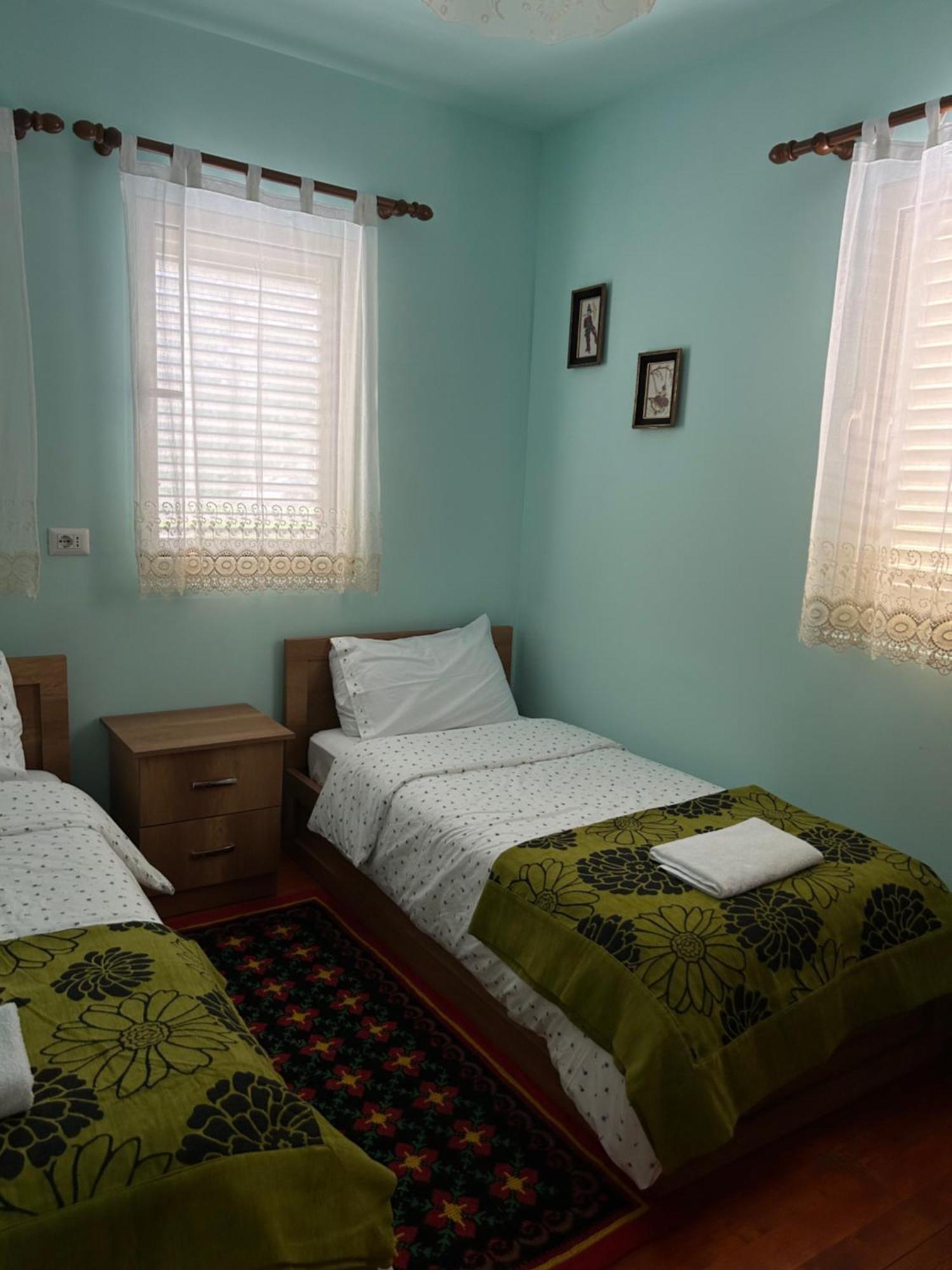 Vita Guesthouse Bajram Curri Exterior photo